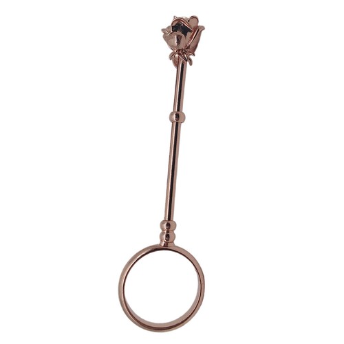 Elegant frau zigarettenhalter - elegant,