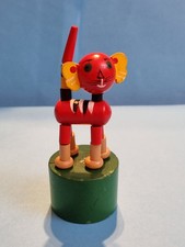 DDR Holz Wackelfigur /