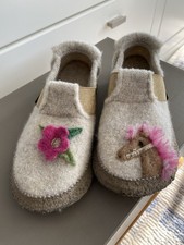 Hausschuhe Mädchen von „NANGA „ Gr. 34. NEU