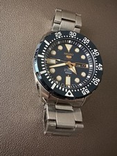 Seiko 5 Sports 4R36-03T0 4R36A Edelstahl Day Date 24 Jewels Automatik Herrenuhr