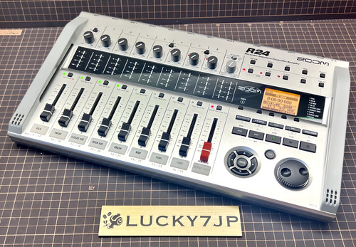 Zoom r24 multi track recorder - zoom,