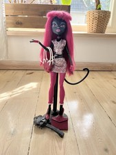Monster High Catty Noir Puppe - New Scaremester w/ Accesoires