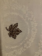 Damasttischdecke bestickt