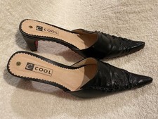 Gothic Goth v spitz schwarz