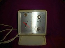 Arvin 20R15-22 (1970?), Transistor-Uhrenradio USA