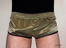 kurze Shorts L Nylonsatin Glanzshorts army slippery gay shiny short shorts