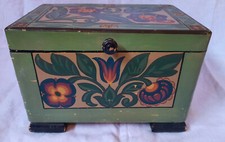 ***DDR kleine Handbemalte Holztruhe***