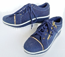 modische Sneaker  in