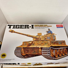 Academy 13209 German Heavy