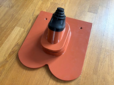 Biberschwanz Grundpfanne mit Antennendurchführung bzw. Alu-Antennenhaube – neu!