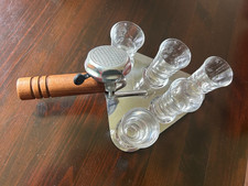 Schnapskelle mit fünf Schnapsgläser Servierkelle Maurerkelle mit Klingel