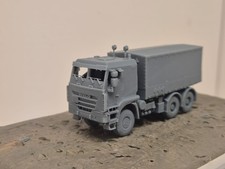 IVECO Trakker Pritsche mit Planen-Aufbau BW in 1:72 - Restposten