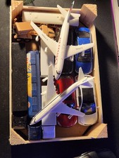 zufällige Sammlung von Ausstellungsmodellen in gutem Zustand