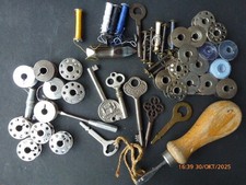 S44) Konvolut Nähmaschinen Zubehör, Singer SIMANCO, Pfaff, Naumann, Record ...