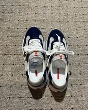 PRADA Cups Größe 43 In Weiß Neu mit Etikett