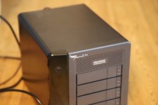 Promise Pegasus2 R4 Thunderbolt 2 RAID 4-Bay 4x2TB = 8 TB Storage Array für Mac