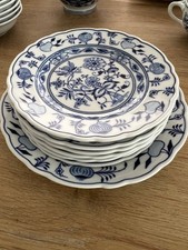7 Teller *klassisch blaues Zwiebelmuster* von Thun Klösterle *Form Meissen *edel
