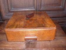 Antike Holzschatulle / Holzdose mit Deckel – 22,5 x 22,5 x 6/8,5 cm – Vintage