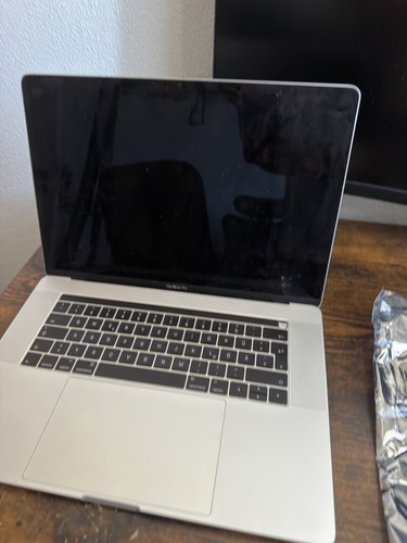 Macbook pro 2016 i7 - 2016, |