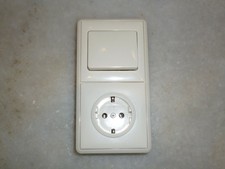 GIRA SANDARD alt cremeweiß