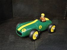 Schucolino Grüner Rennwagen