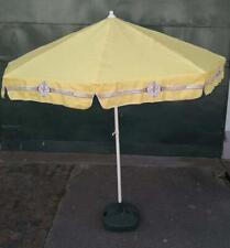 Warsteiner Sonnenschirm, Sonnenschutz, Sommer, Biergarten, gelb, Gastro, Bier