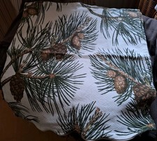 H&M Dekokissenbezug "Kiefernzweige mit Zapfen", 50x50