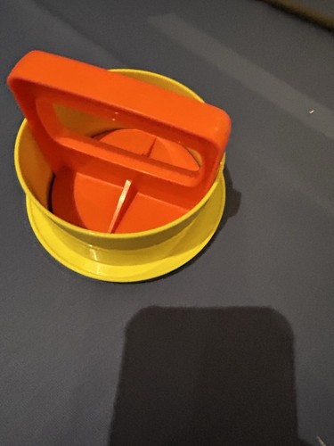 Tupperware hamburger former - tupperware, hamburger-former