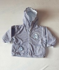 Jacke mit Kaputze in grau mit mit Waben und Teddybären Größe 62