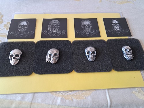 Dollar pirate skull - x,