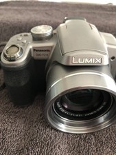 Panasonic LUMIX DMC-FZ18 8,1 MP Digitalkamera - Silber