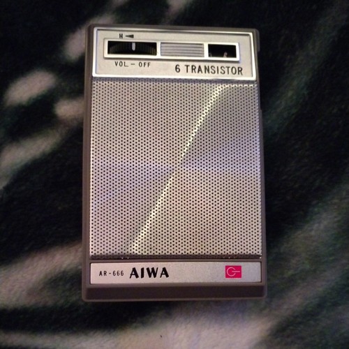 Aiwa transistor radio 666 - 6,