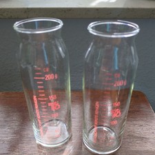 DDR Babyflasche Milchflasche Nuckelflasche  Glas ca. 200 g  rot  2 Stück 