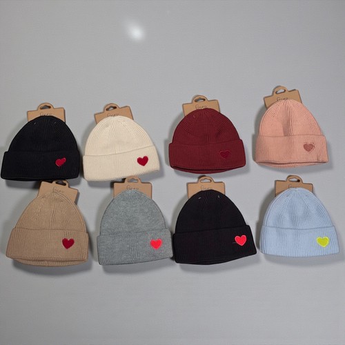 Warme wintermütze mit herz - wintermütze,