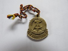 DDR - Plakette mit Kordel 8