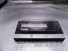 Tiger Feuerzeug in der