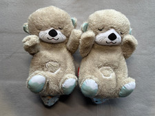2x Fisher-Price Schlummer Otter Kuscheltier Atembewegung Musik Mattel