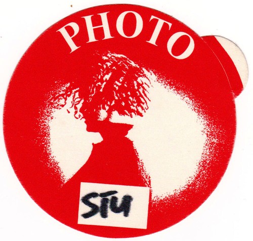 Simply red 1992 photo pass - -,