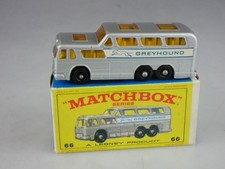 66c Greyhound Coach GMC -