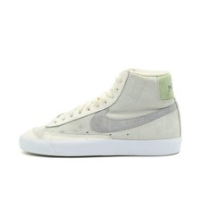 Nike Damen Blazer Mid '77