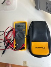Fluke 175 True RMS Multimeter