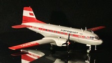 IL 14 Modellflugzeug , Harz , 1 zu 72. Gebaut und Bemalt.