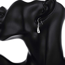 Moderne elegante Ohrringe in