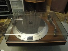 Denon DP-2000 Quartz Direct Drive Turntable