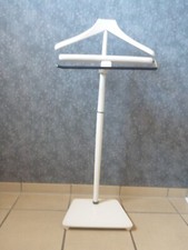 Formschöner Kleiderdiener - Kleiderbutler in Holz mit Ablage - Weiß - Union