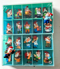 Ü-Ei Figuren - 22 Figuren : Zunft der Zwerge 1992 , Badezimmer 1991 , Küche 1999