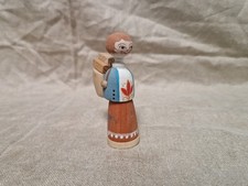 alte schöne Holzfigur für