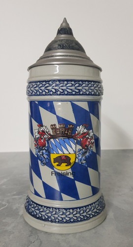 Bierkrug mit wappen und - mit,