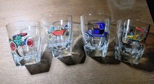 4 Whiskygläser mit Oldtimer