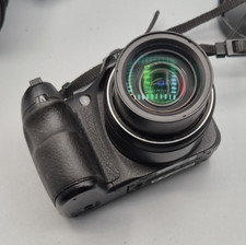 Fujifilm FinePix S2000 HD 10.0MP Digital Bridge Kamera 15x Zoom Schwarz, SD, Case